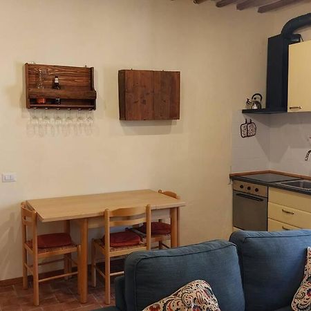 Piccolo Appartamento Monticiano Buitenkant foto