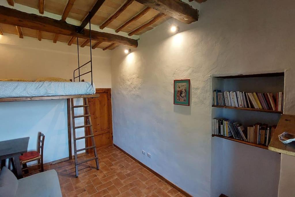 Piccolo Appartamento Monticiano Buitenkant foto